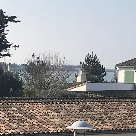 With Sea View Parking Garden And Access Apartment La Flotte