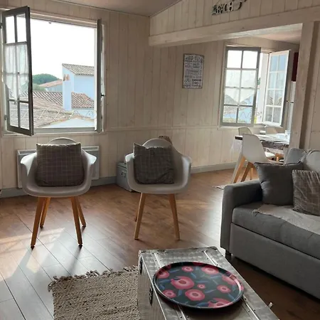 With Sea View Parking Garden And Access 아파트