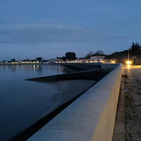 With Sea View Parking Garden And Access * 라플로트